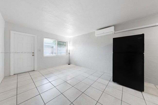 Photo - 1210 NW 2nd St Unidad 4