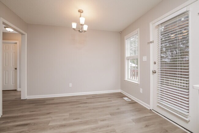 Photo - 100 Kildare Ct