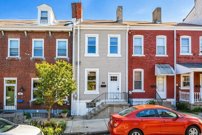 Building Photo - 363 44th St