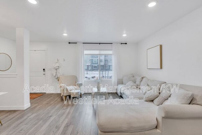 Building Photo - 38 N Heading Ct