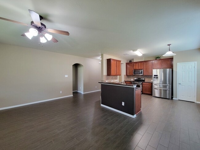 Building Photo - 805 Arlington Pointe Dr