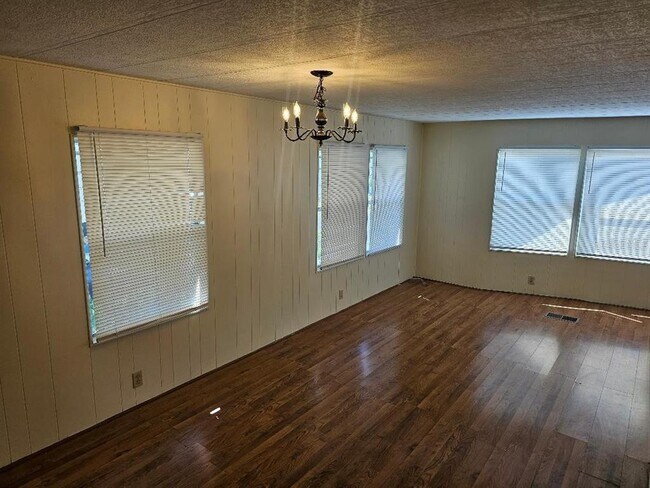 Photo - 711 51st Avenue Plaza W