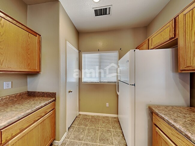 Photo - 614 W Mountain View Dr