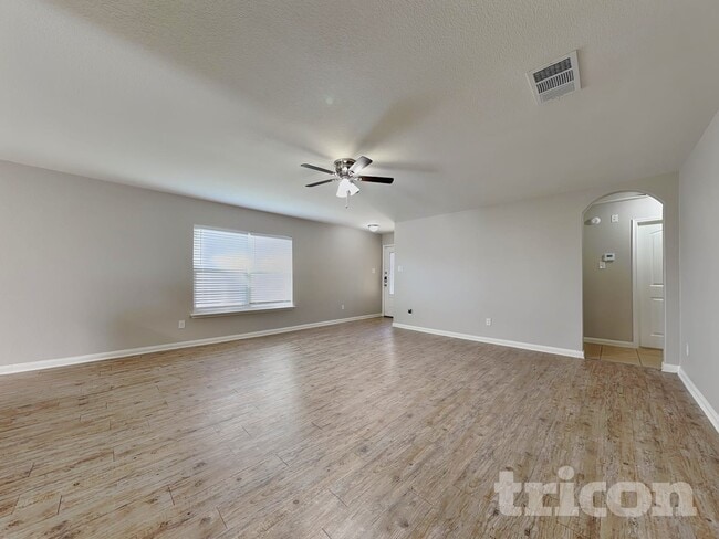 Photo - 1525 Treeta Trail