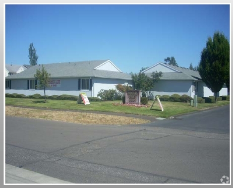 Building Photo - Highland Court Apartments