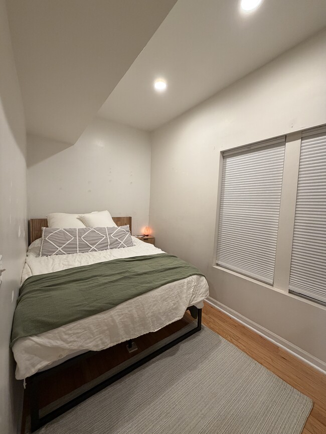 Photo - 2614 W Thomas St Unit 2