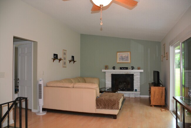 Photo - 5580 Shorewood Ln