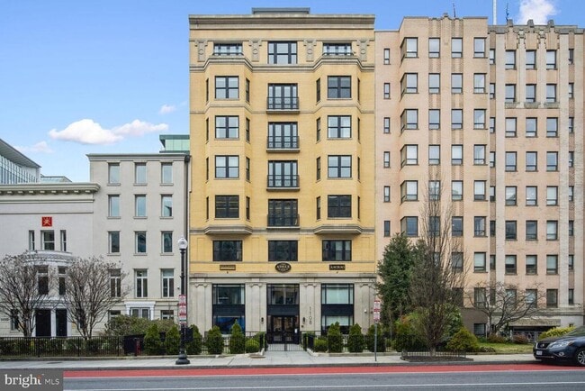 Building Photo - 1108 16th St NW Unit 604