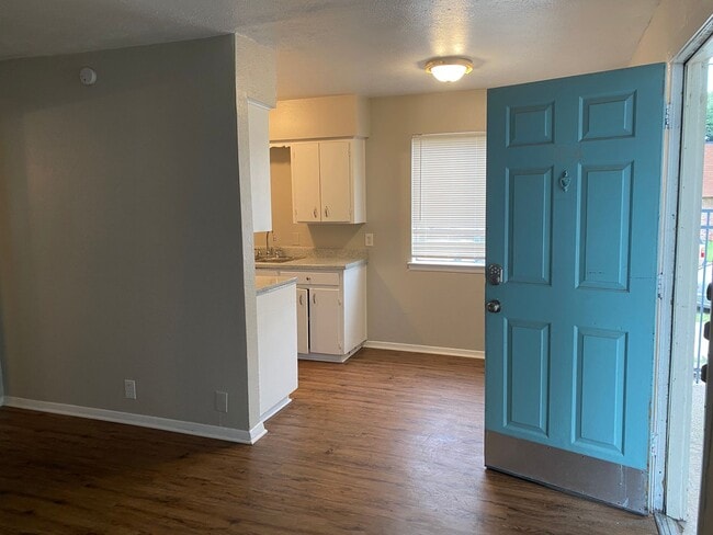 Photo - Monarch Court