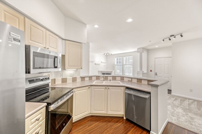 Photo - Well-Equipped 2 Bed 2 Bath Sonoma Villero Condo w/ Community Pool, Hot Tub & Exercise Room! Unit 2502