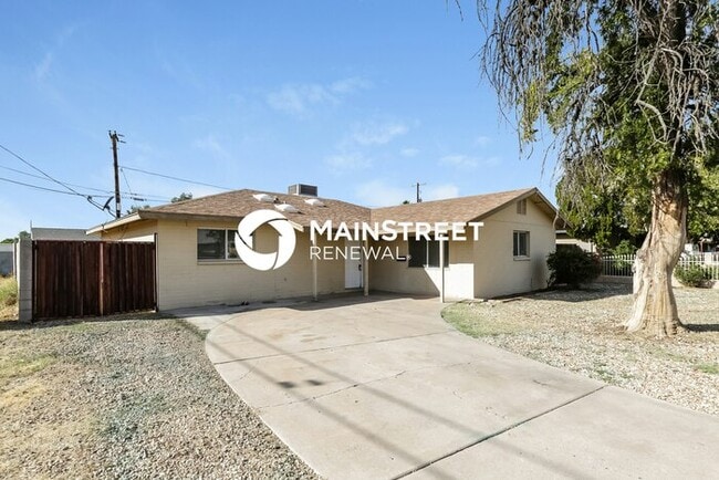 Photo - 4 Bedroom Pet-Friendly Home in Phoenix, AZ with Main Street Renewal