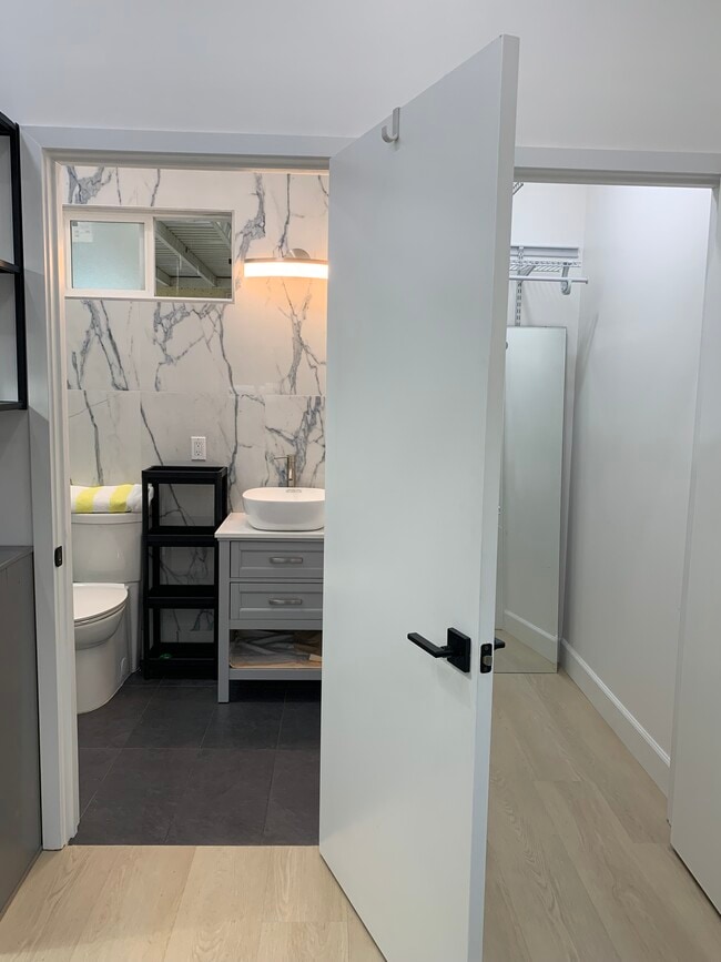 17351 Bullock St Apartments Unit STUDIO GUESTHOUSE Encino, CA