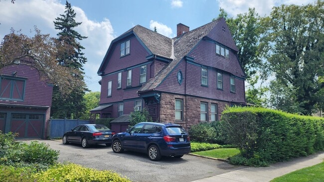 840 East Ave