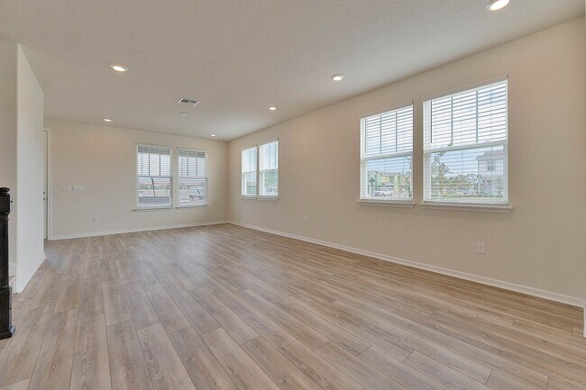 Photo - AVAILABLE NOW 3 Bedroom 2.5 Bathroom Townh...