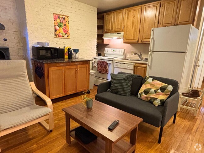 Building Photo - 74 Tyler St Unit B Rental