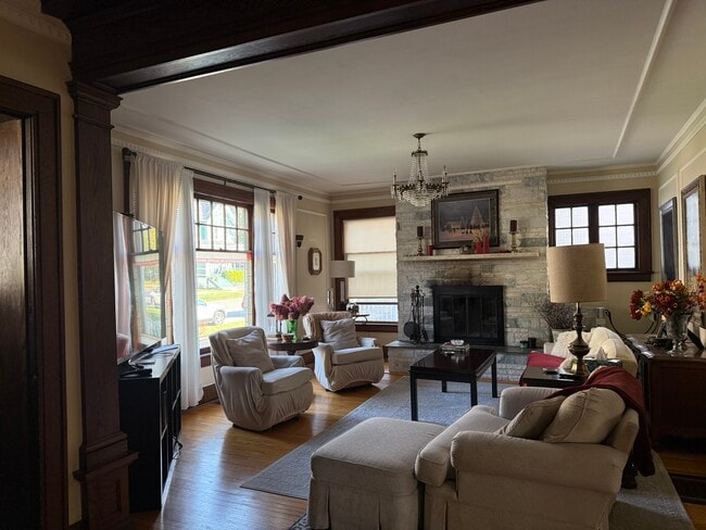 Photo - 519 E Monroe St Unidad Apt 1 East Monroe