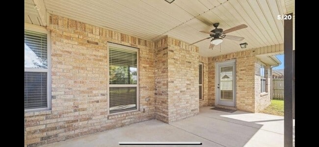 2915 N Raven Ln