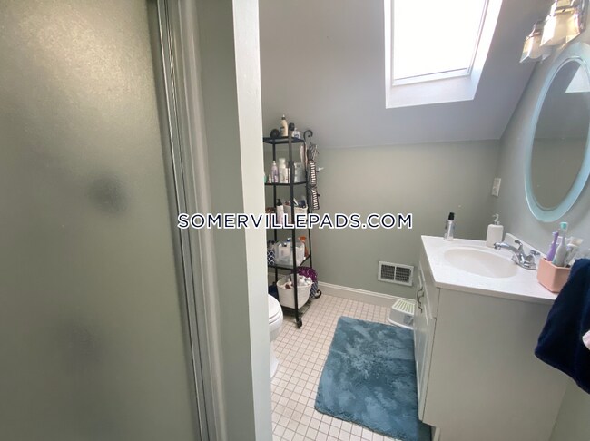 22 Curtis Ave Unit 2