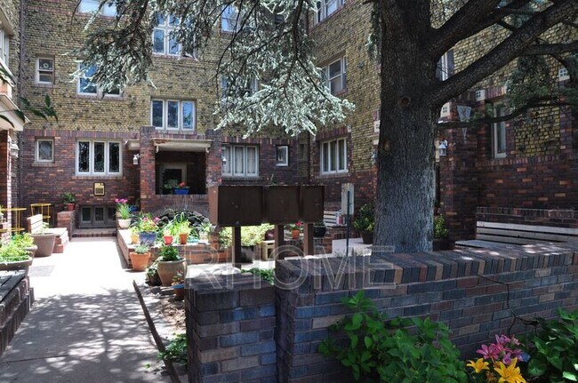Photo - 86 B St E
