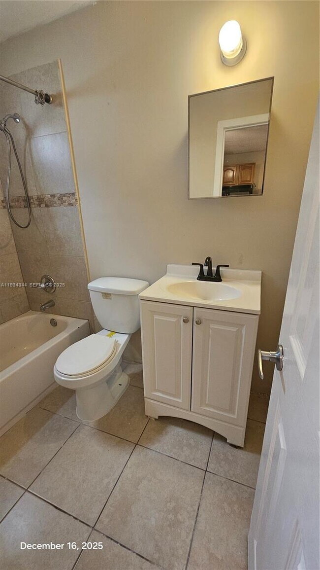 Photo - 2508 Johnson St Unit 5