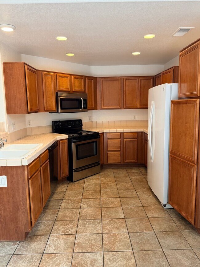 Photo - 2520 Roman Dr