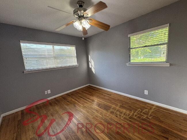 Photo - 3 bedroom  1 1/2 baths featuring large bedrooms and fenced yard!