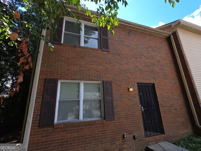 Photo - 904 Holden Ln