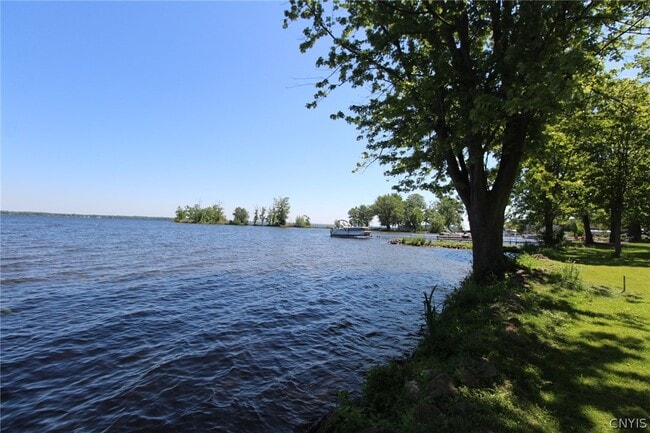 Photo - 6363 Muskrat Bay Rd