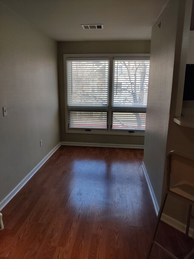 Photo - 1320 S Monaco Street Pky Unidad 2