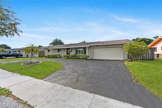 Photo - 7400 NW 15th St