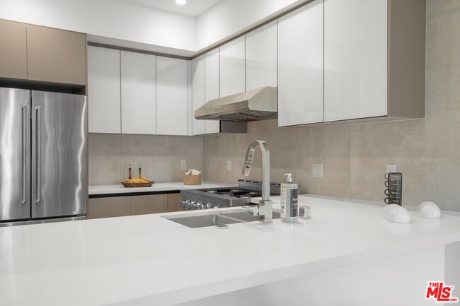 Photo - 8326 Blackburn Ave