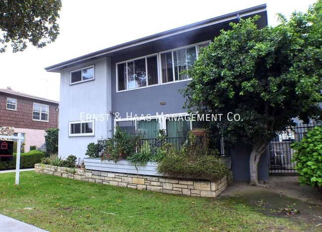 Building Photo - 700 E Carson St Unit #03