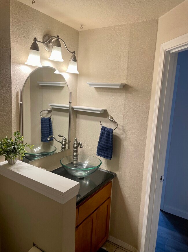 20390 Fairway Dr Condo Unit 3 Condo for Rent in Bend, OR