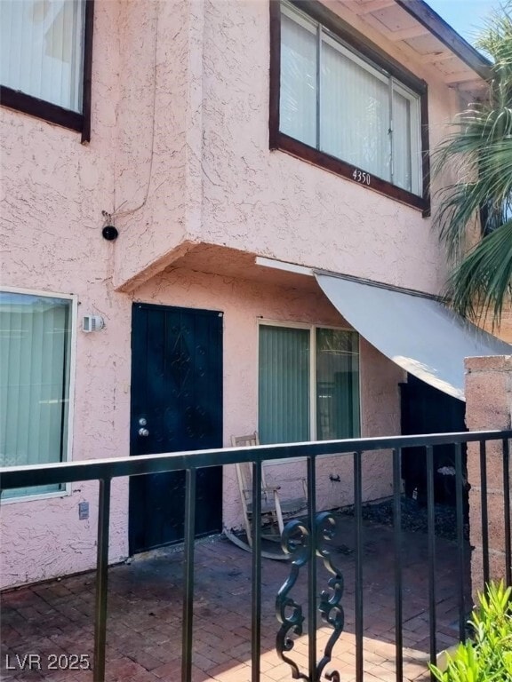 Building Photo - 4350 Caliente St Rental