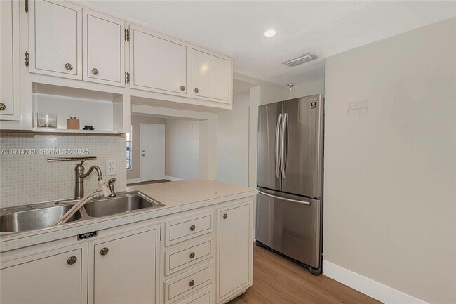 Photo - 16800 NE 15th Ave Unit 115