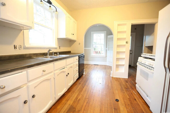 Photo - 3430 N Cypress St