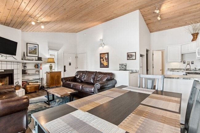 Photo - 3 Bed, 2 bath Condo on Whitefish Lake