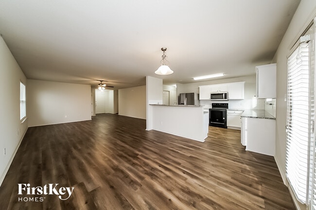 Photo - 2136 Benning Way