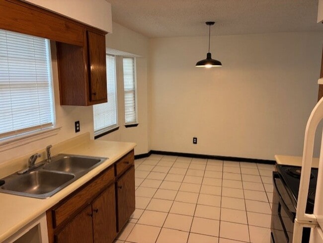 Photo - 511 S Arizona St