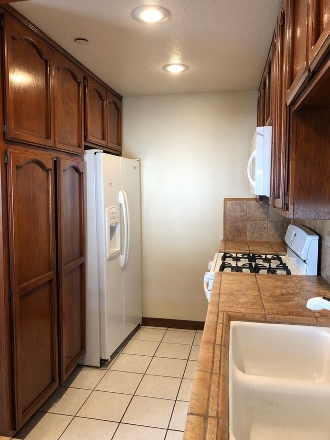 Photo - Los Caballeros #301 Unidad 301A