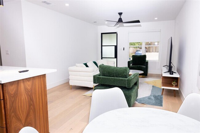 Photo - 1402 Braes Ridge Dr