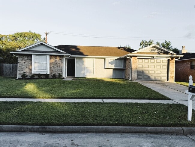 Building Photo - 906 Dixie Dr