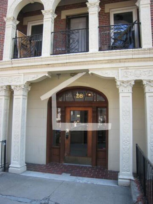 Photo - $2,400 Brighton 1BR | Elevator Building | Near Packards Corner