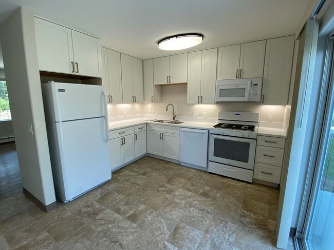 Building Photo - 1701 B Aliak Dr Unit 1