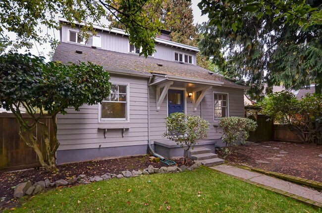 Building Photo - 6124 NE 28th Ave Unit 1
