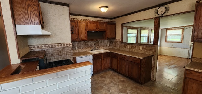 Photo - 3365 Buckner St