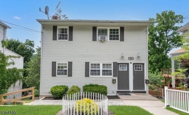 Photo - 83 Chestnut St