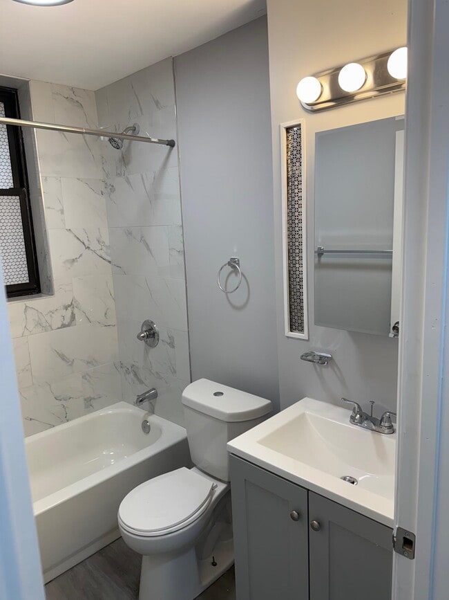 Photo - 304 60th St Unit 4