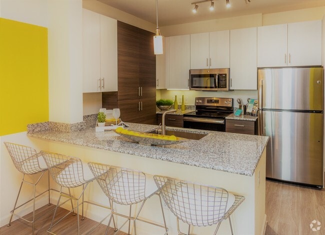 Solaria - 50 Paramount Rental