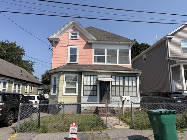 Building Photo - 190 Ennell St Unit 2